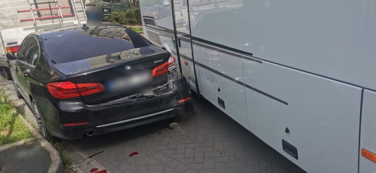 BMW 520i kaporta onarımı öncesi: gövde hasarı